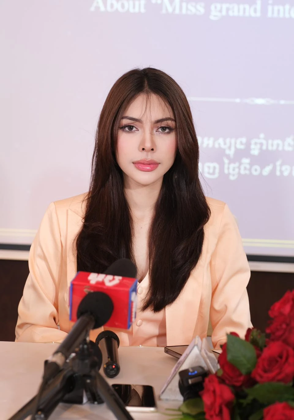 Miss Grand Cambodia held a press conference, livestreamed 3 hours to accuse Mr. Nawat - Photo 4