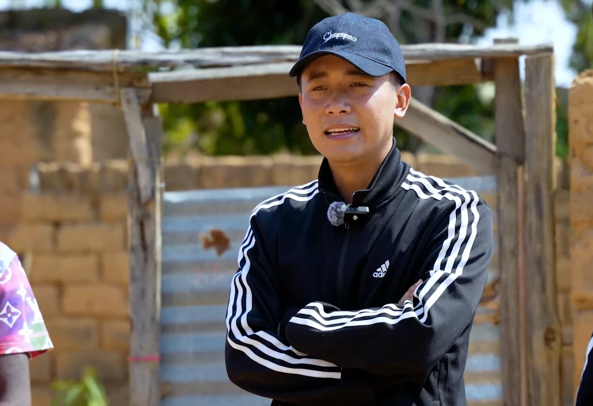 Quang Linh Vlog announces Vietnam bombing schedule, reveals meeting date at Vietnam Fatherland Front - Photo 3