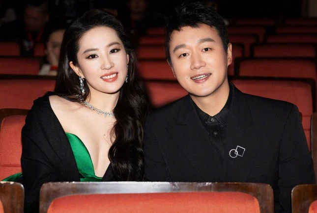 Liu Yifei received ridicule despite winning a high award, her real beauty was criticized for being too harsh. - Photo 3