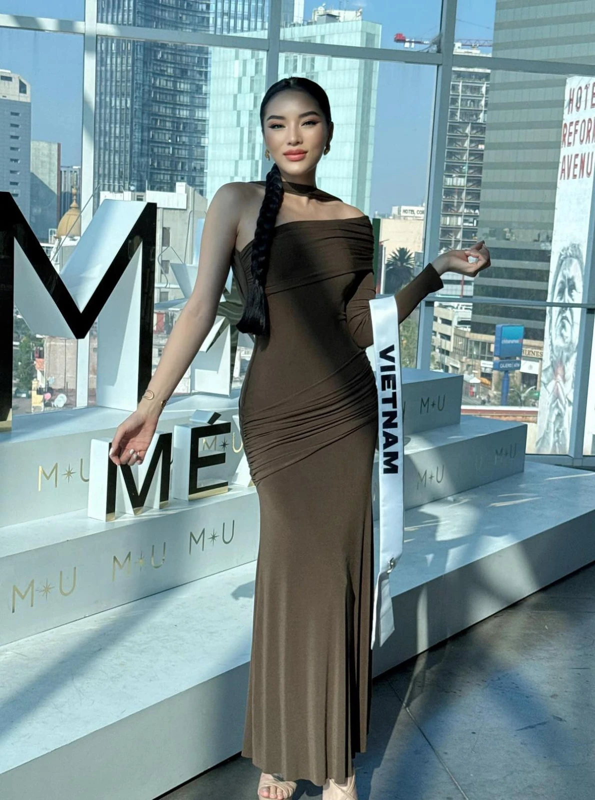 Miss Universe 2024: Ky Duyen swallows the mic before the semi-finals, fans are so happy - Photo 7