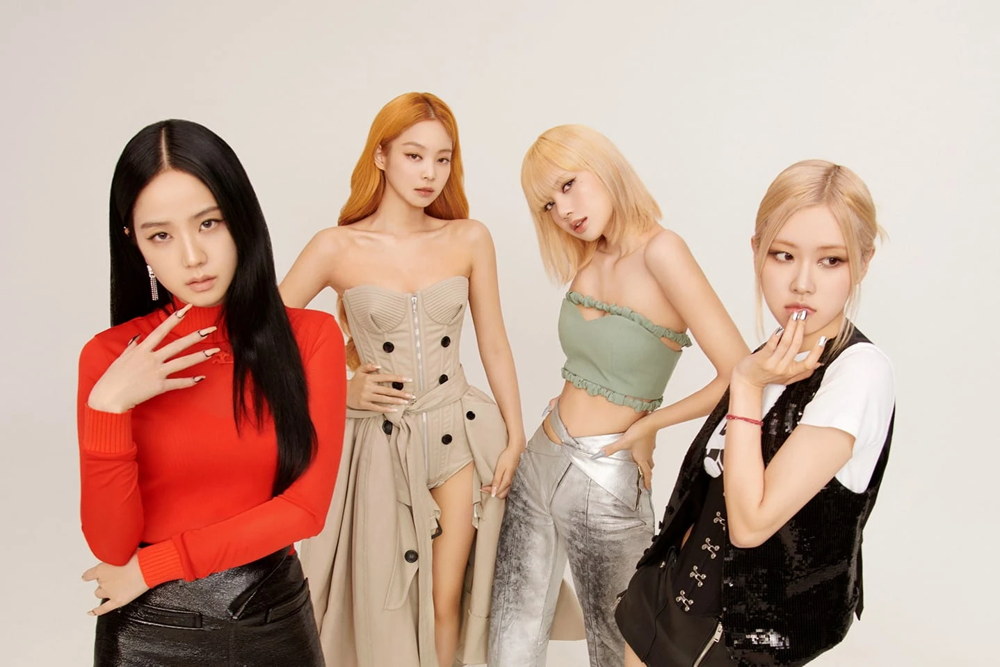Rosé single-handedly lifted BLACKPINK to the top 1 position, regaining its glory after 9 months of decline. - Photo 2