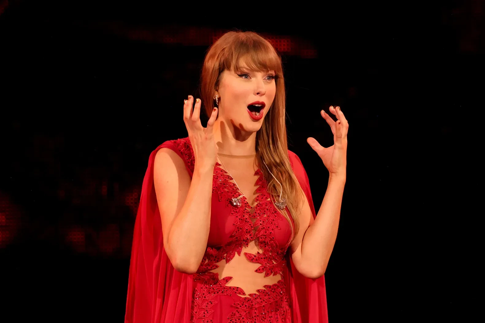 Taylor Swift disciplined her bodyguard for daring to yell at reporters, netizens praised her - Photo 5