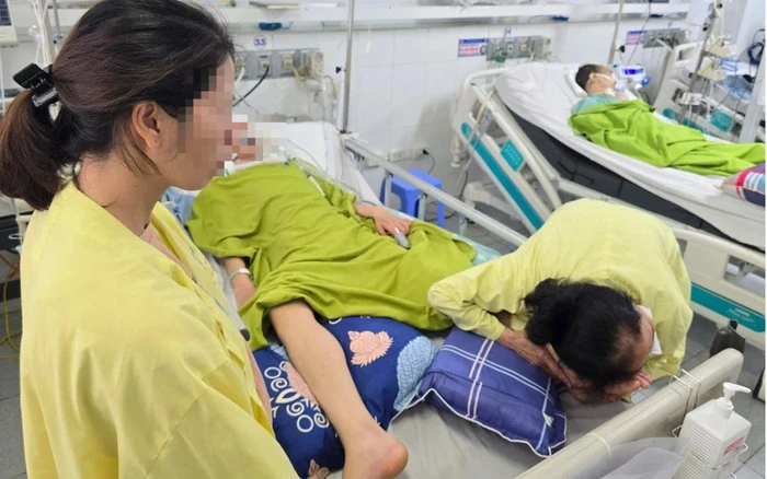 Vụ nam sinh lớp 8 bị tác động ra đi: ảnh gia đình dang dở gây xúc động! - Hình 1