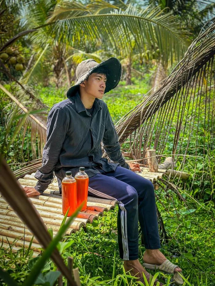 Tiktoker Trinh Trinh: Neighbor Le Tuan Khang has 3 personalities, extremely hot cross-dressing - Photo 9