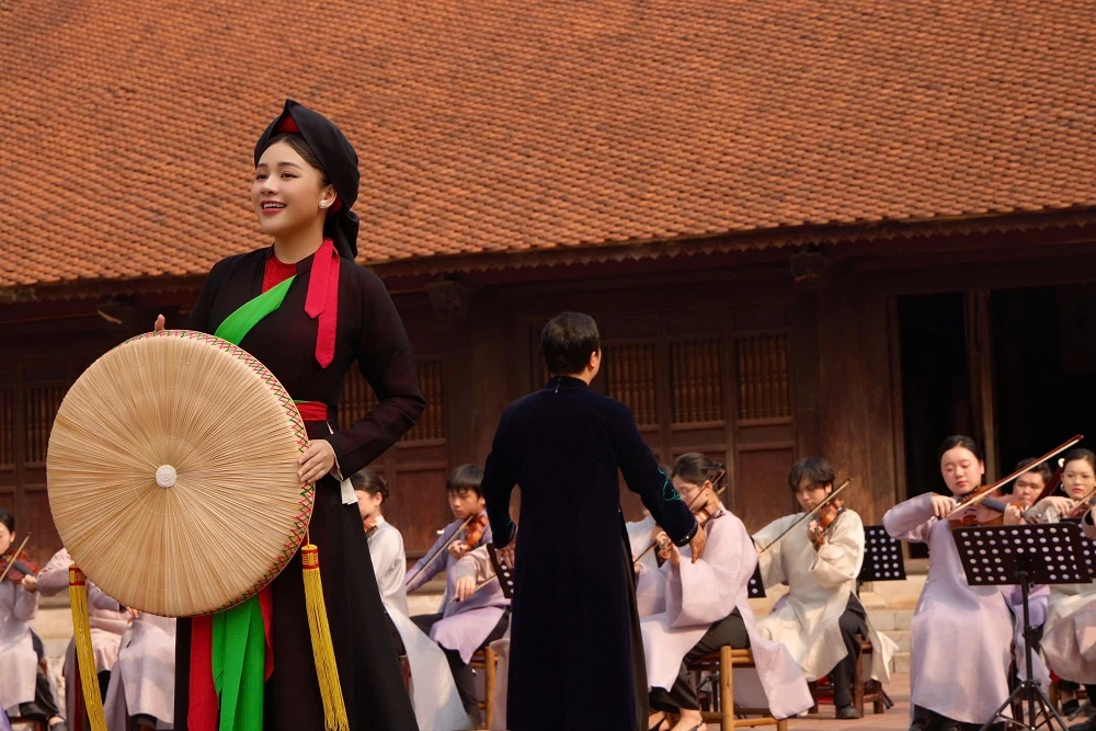 Vũ Thùy Linh - Ca sĩ hát cùng HIEUTHUHAI ở Festival âm nhạc lớn nhất 2024 là ai? - Hình 6