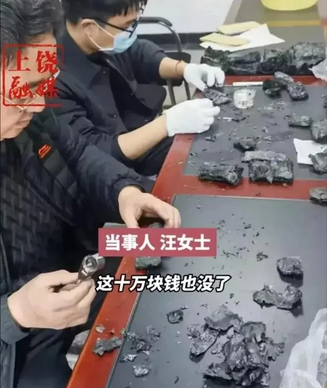 Cậu bé đốt gần 700 triệu đồng tiền mặt của bố mẹ, nghe lý do ai cũng sững người - Hình 4