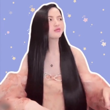 Zhou Qingxuan followed Nam Em scolding her husband on the livestream, his eyes glaring coldly - Photo 3
