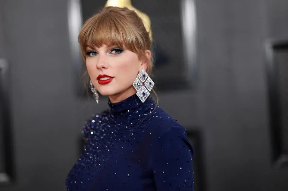 Taylor Swift lọt danh sách tỷ phú của Forbes, nhờ các hoạt động âm nhạc - Hình 1