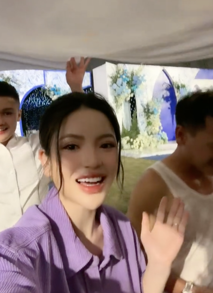 Vợ chồng Quang Hải lộ cảnh ướt át sau đám cưới, hé lộ điềm báo netizen xanh mặt - Hình 4