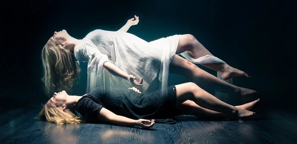 Why put a cloth on the face of the deceased, not let the black cat jump over? - Photo 6