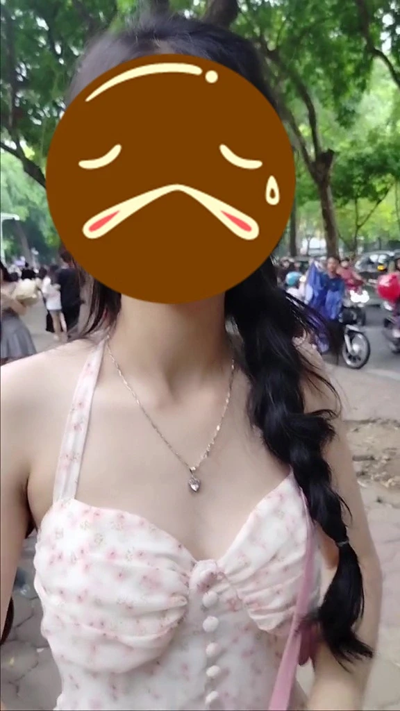 TikToker secretly filmed a beautiful girl expanding the area, being held by VTV for challenging actions - Photo 6
