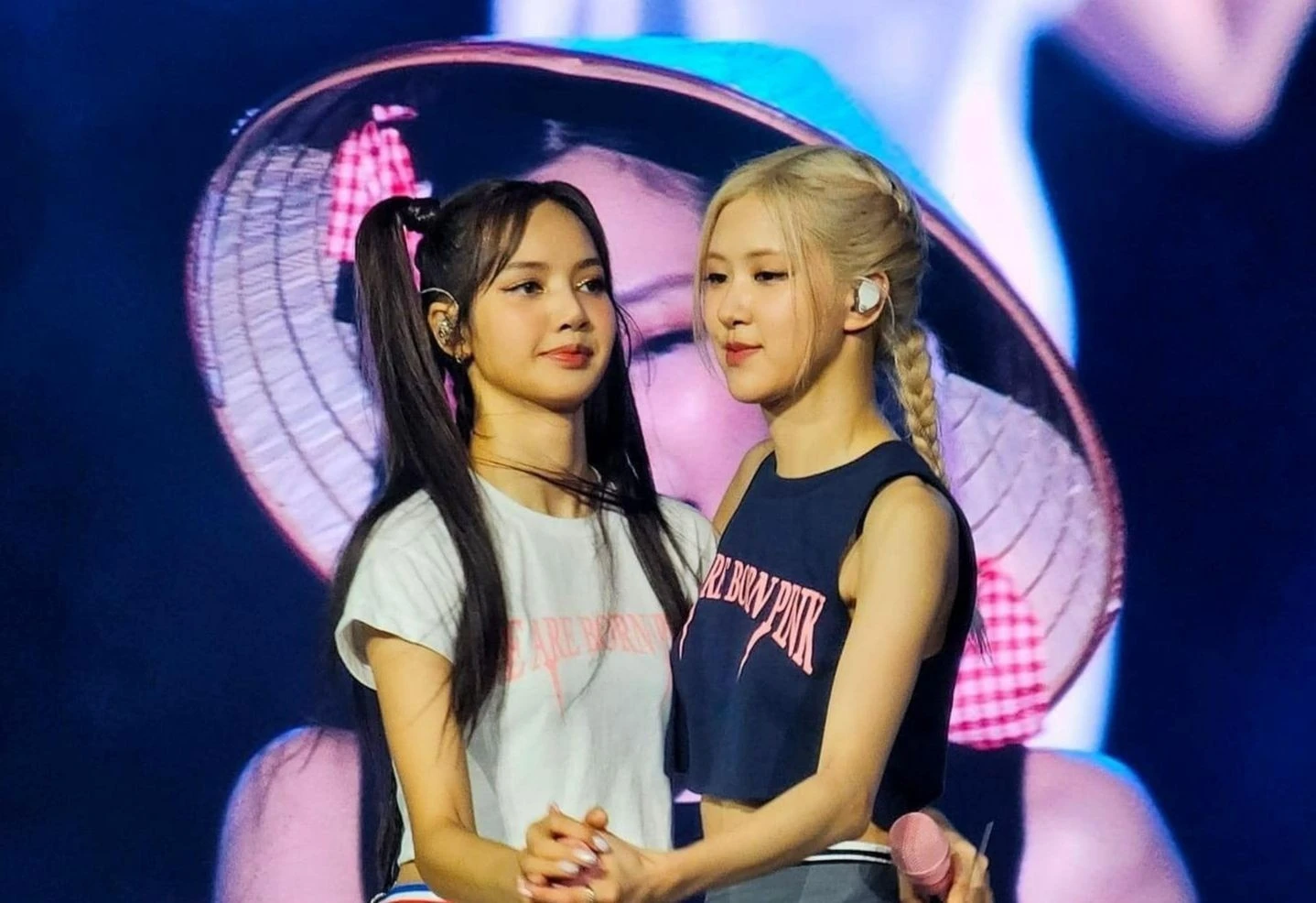 Blackpink favors Vietnam, My Dinh Stadium is on the movie BORN PINK 6 times, regret 1 thing - Photo 7