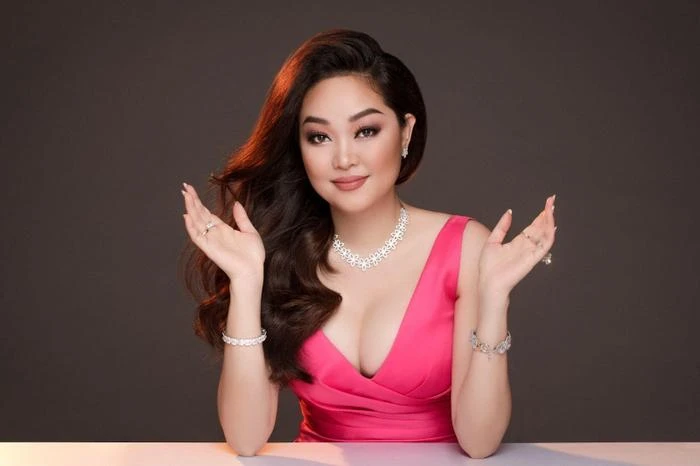 Dì Nga bù đắp 1 đặc quyền cho Á hậu vỗ mặt Dì Dung để hoa hậu làm idol Kpop? - Hình 8