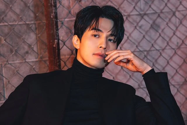 Lee Dong Wook bất ngờ kết hôn với cô gái lạ, màn thế thân gây chao đảo Kpop? - Hình 7