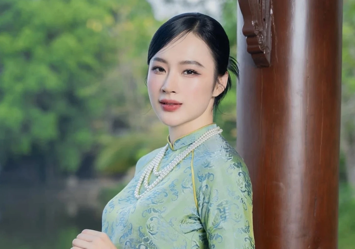 Angela Phuong Trinh denied having an 8-year-old child, begging fans for 1 thing - Photo 2