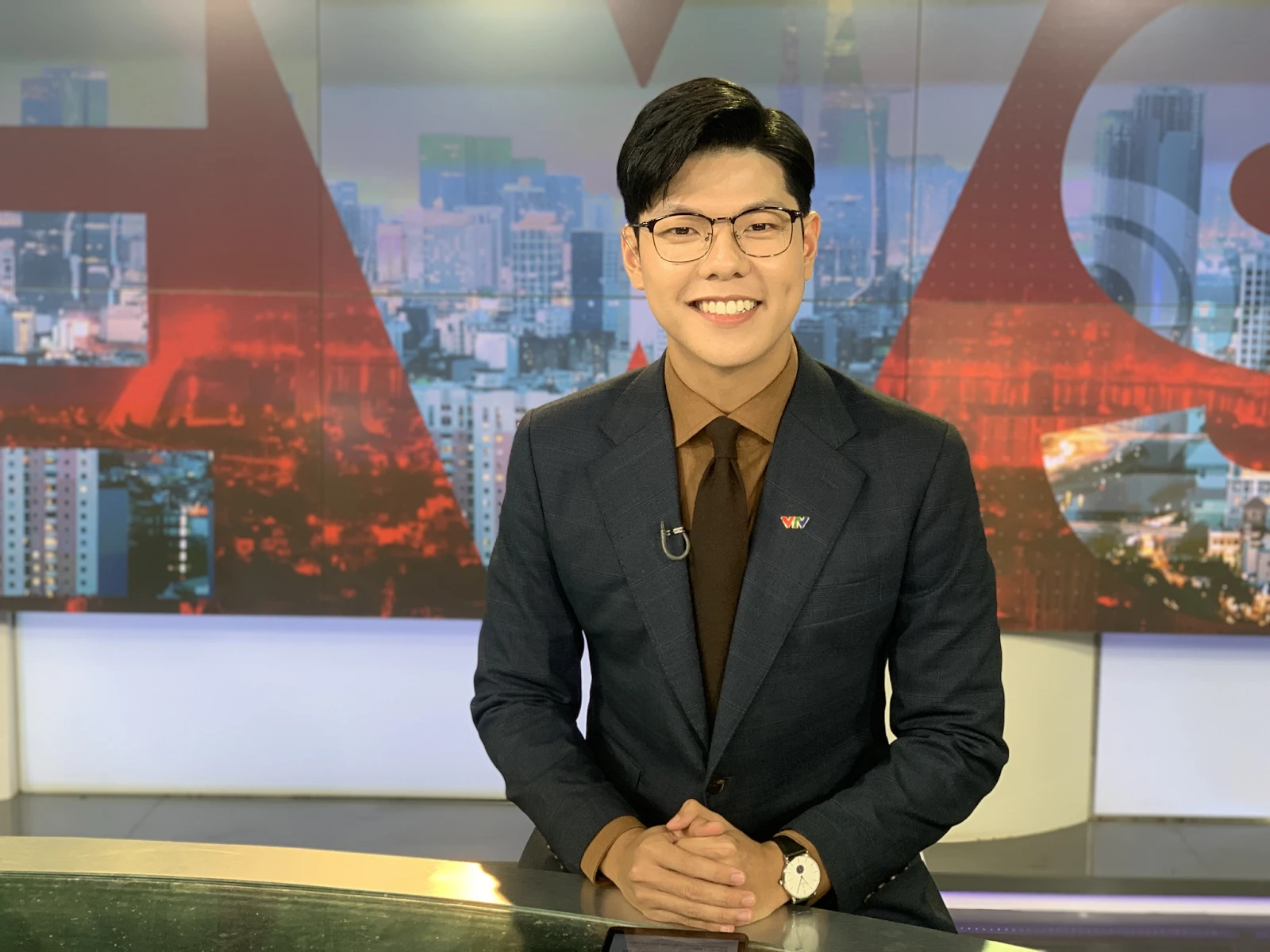 BTV Mạnh Cường của VTV nhầm lẫn khi đưa tin bão, bị chỉnh đốn phải vội xin lỗi - Hình 3