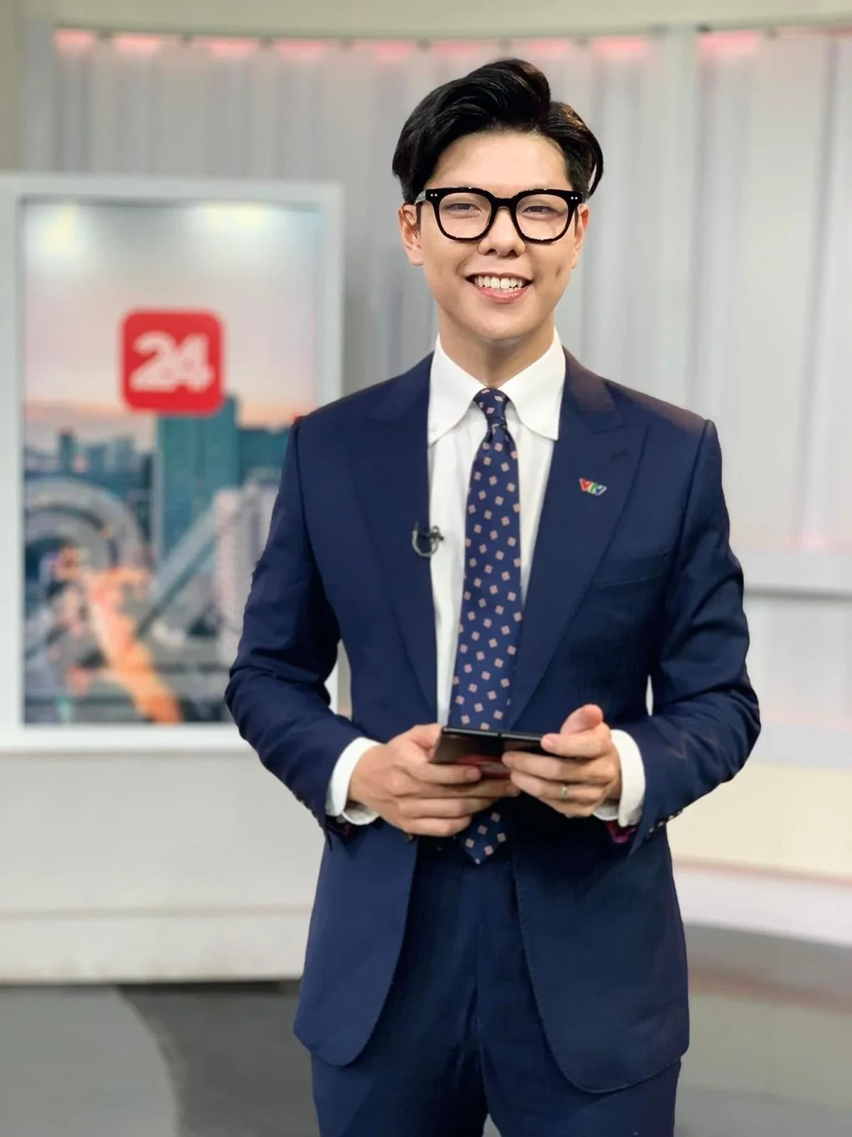 BTV Mạnh Cường: Học Ngân hàng ra làm ở VTV, chủ kênh Tiktok Gia đình truyền hình - Hình 1