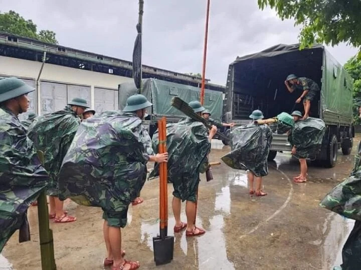 Hé lộ gia cảnh Thượng uý hy sinh khi chống bão Yagi, xót xa lời nhắn của vợ trẻ - Hình 3