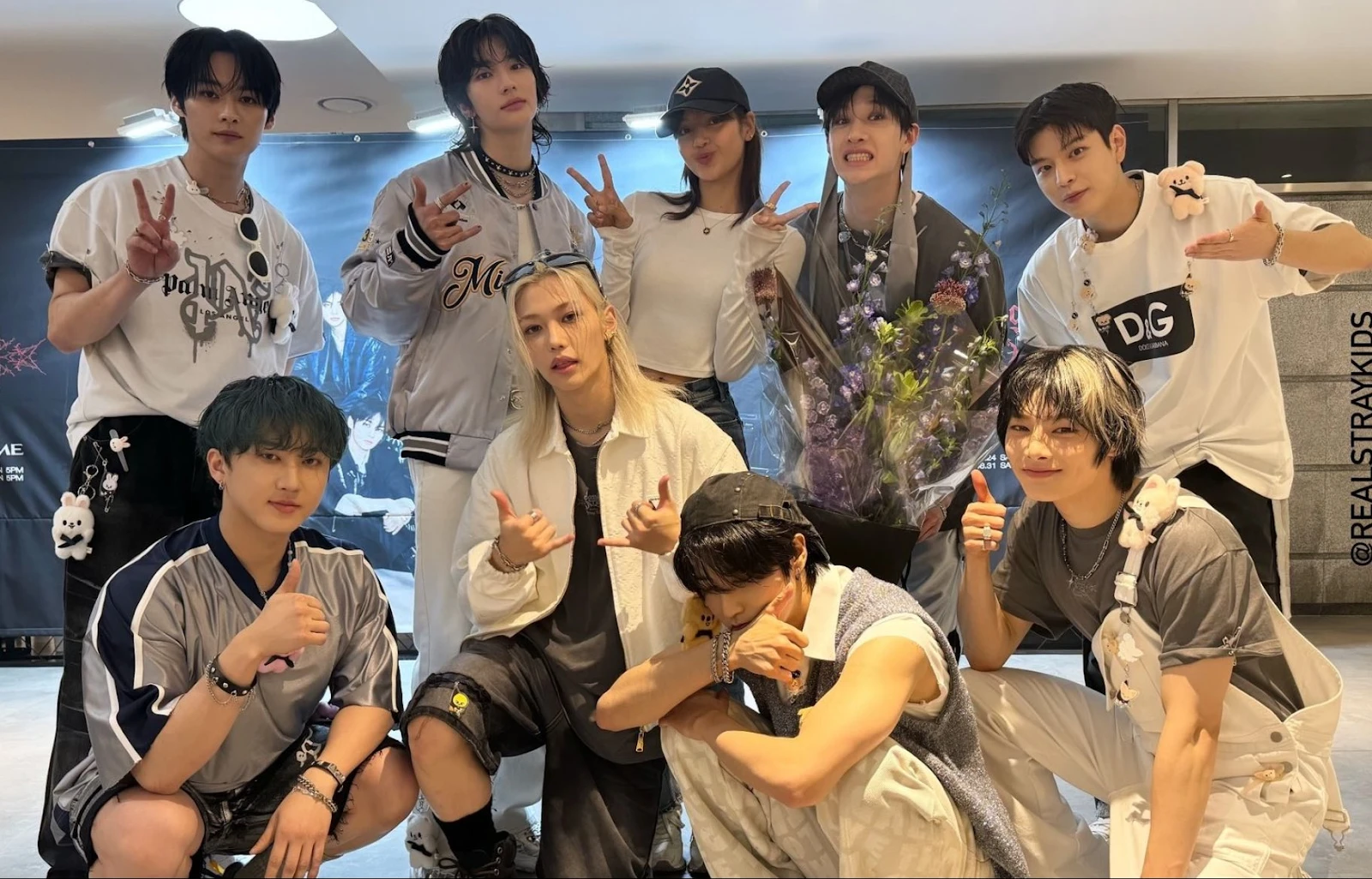 Lisa đưa tình với Mingyu-SEVENTEEN, làm điều bẹo dạng khiến fan sốc? - Hình 6