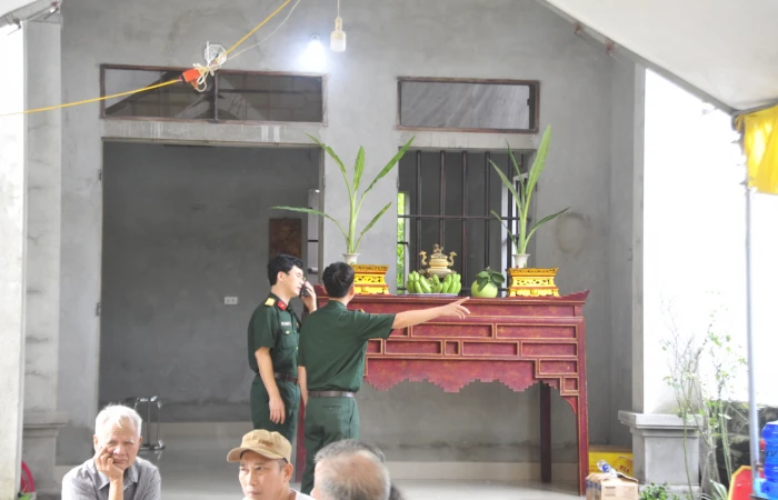 Thượng úy Nguyễn Đình Khiêm: Chiến sĩ hy sinh trong bão, ra đi để lại vợ đau đớn - Hình 8