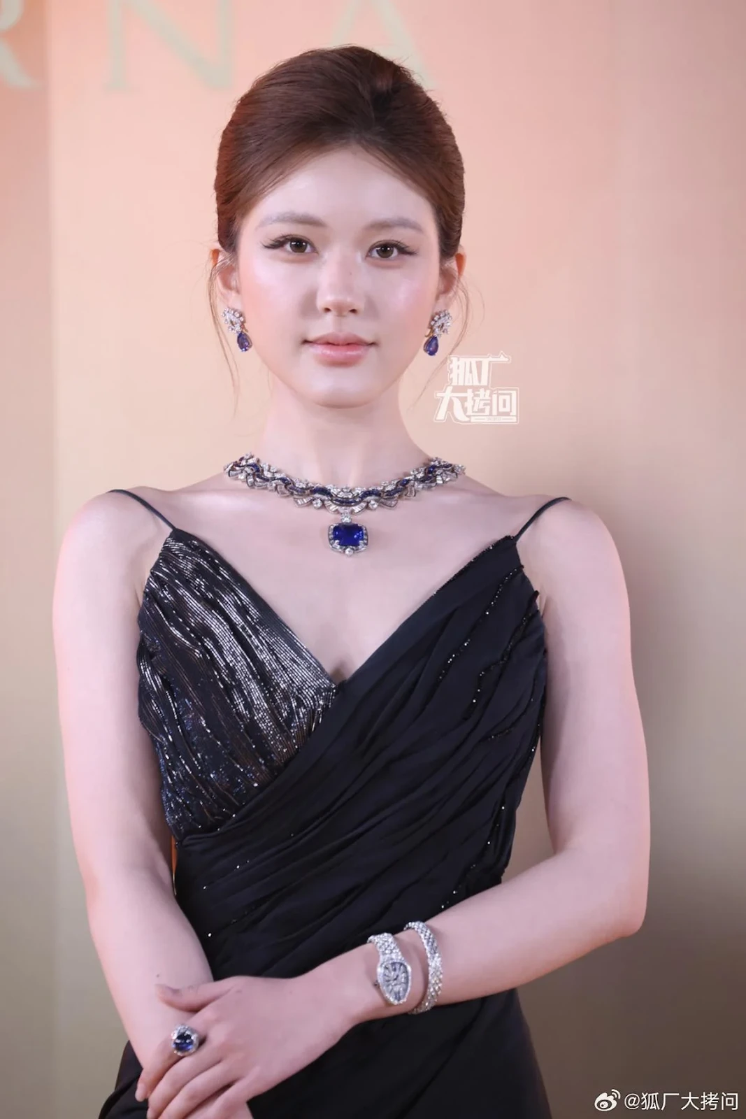 Trieu Lo Tu sued netizens for daring to criticize, anti gloating because of the bad thing to climb the top hotsearch? - Photo 1