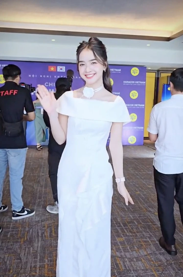 Yona Cươn trượt dài sau loạt phốt, nhan sắc tụt dốc không phanh, khó nhận ra - Hình 4