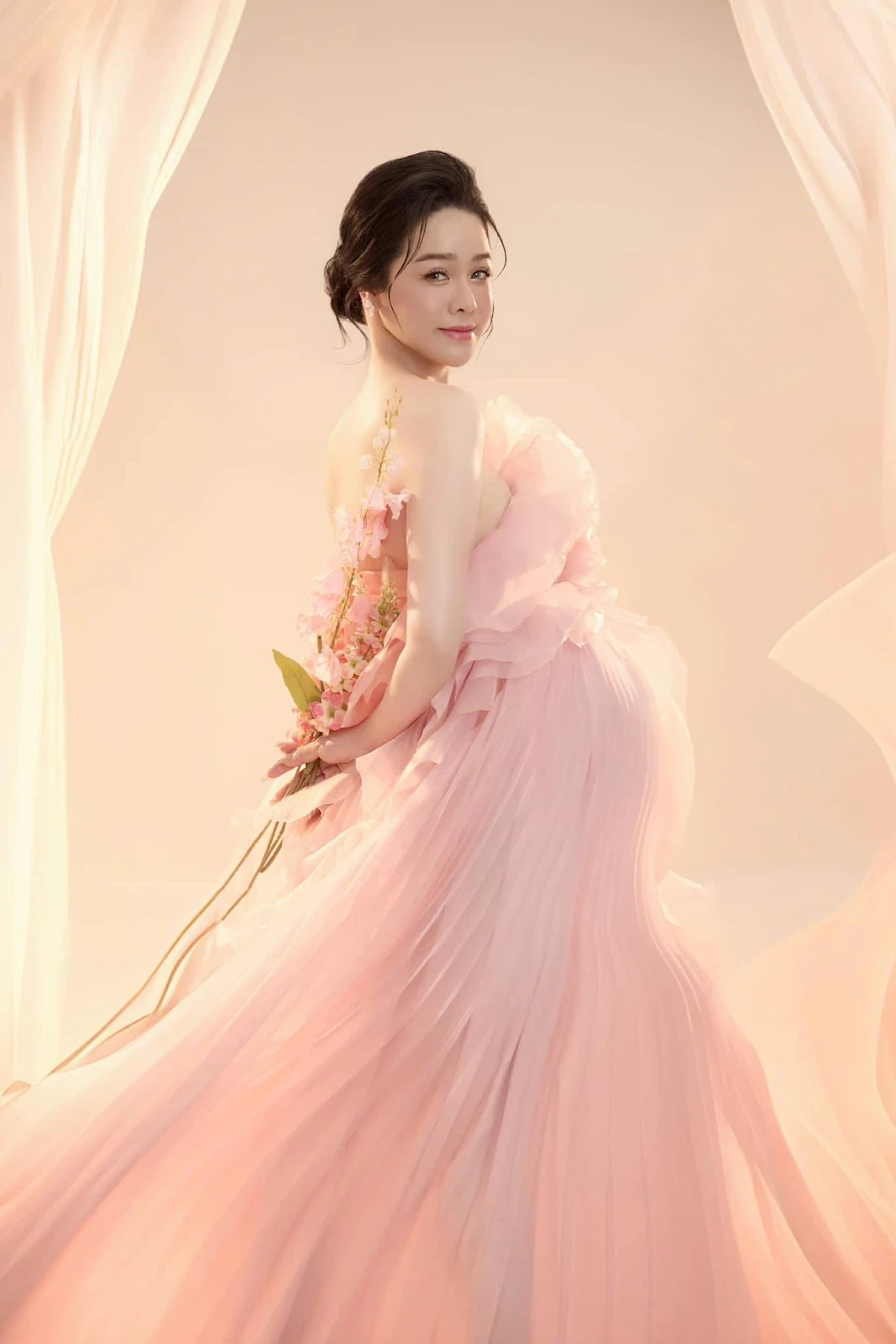 Nhật Kim Anh sinh con 1 mình, không có cha vẫn hạnh phúc, lộ hậu phương duy nhất - Hình 6