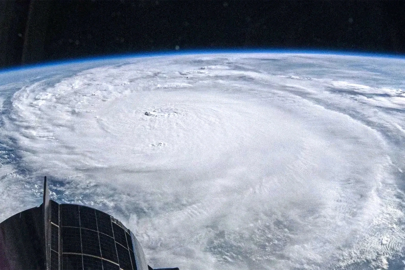 Creepy thunderous words about 2025 of the blind prophet Vanga, massive natural disaster - Photo 4