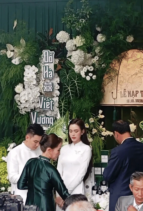 Chồng thiếu gia tinh tế với mẹ hoa hậu Đỗ Thị Hà, bố vợ liền phán sốc - Hình 4