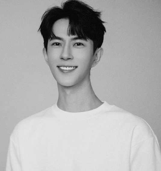 Vu Mông Lung bị trưng bày ở bảo tàng 798, bài đăng tố bạn tâm cơ bị đào lại! - Hình 1