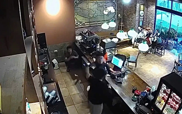 Chi tiết mới trong vụ tổng tài ở quán cà phê Hà Nội, em trai có động thái lạ - Hình 6