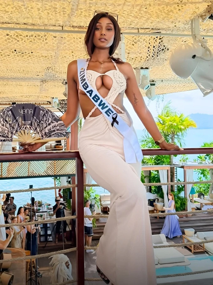 Huong Giang was afraid to wear it openly, lost in the middle of the queen, the reason for shock - Photo 5