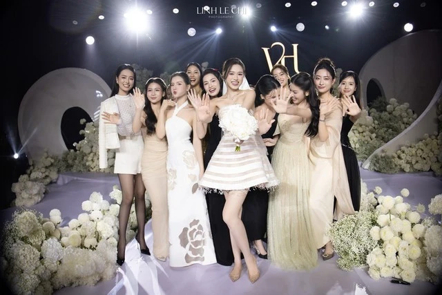 Tiểu Vy từng thân thiết Đỗ Hà nay vắng mặt trong đám cưới với chồng thiếu gia - Hình 1