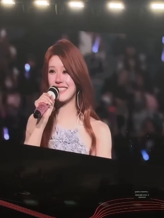 Trieu Lo Tu cried at the concert, admitted that he once wanted to retire, revealing that he had set up his own company? - Photo 6