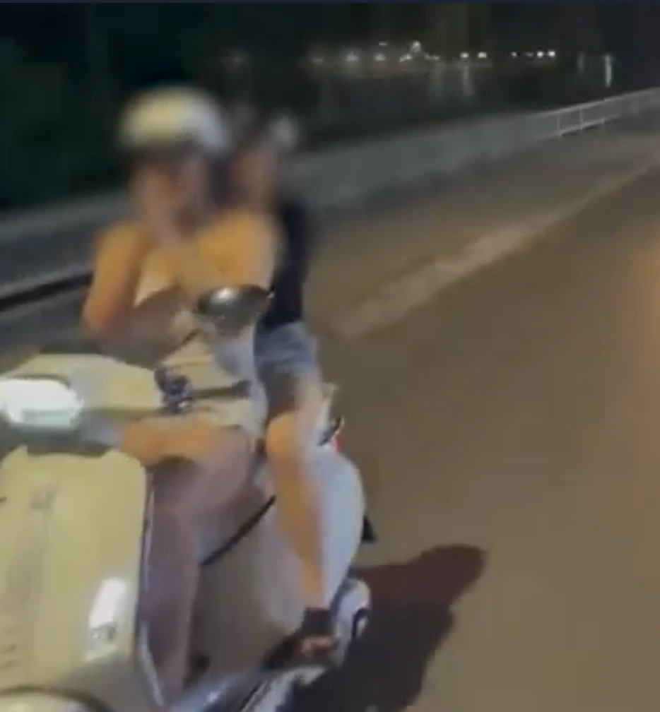 Danh tính 2 cô gái chắp tay vái lạy khi chạy xe: CSGT vào cuộc, CĐM ngao ngán - Hình 4