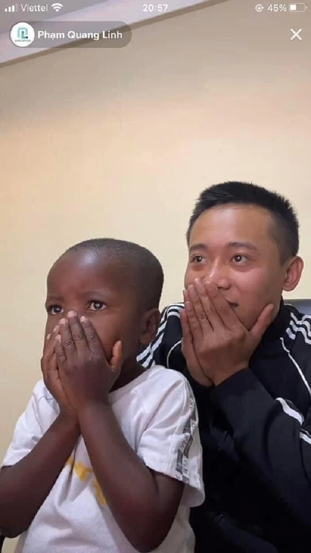 Loi Con from Africa sends birthday wishes, and leaves Quang Linh with four shocking words! - Photo 7