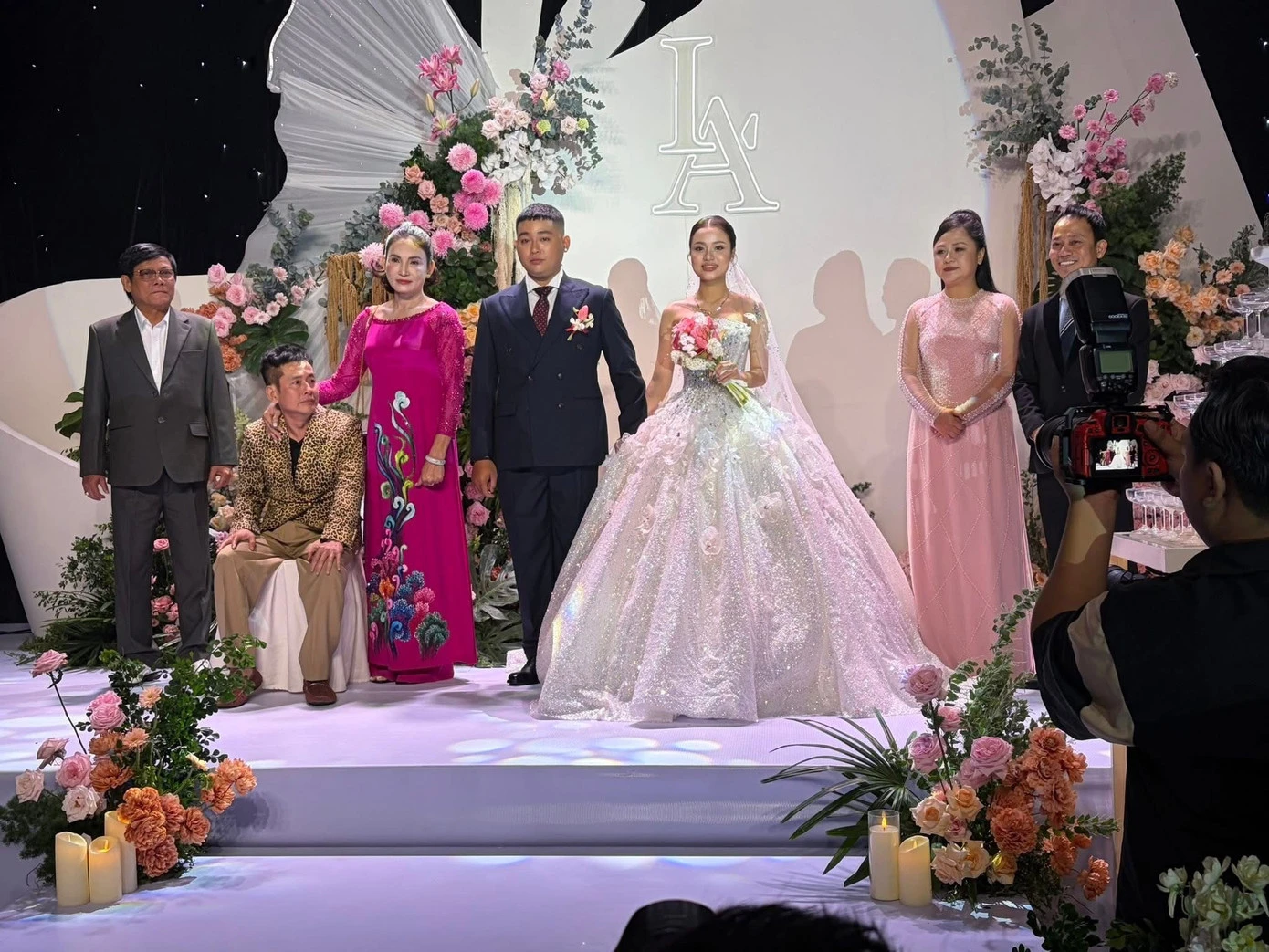 Con dâu Tấn Beo là cháu nội danh ca Chế Linh, lộ visual trong trẻo, 1 điểm chú ý - Hình 1