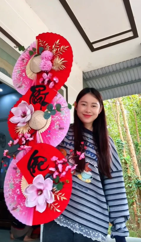 Việt Phương Thoa nén buồn đón Tết hậu mất cha, nói 1 câu xót lòng làm mẹ nức nở - Hình 1