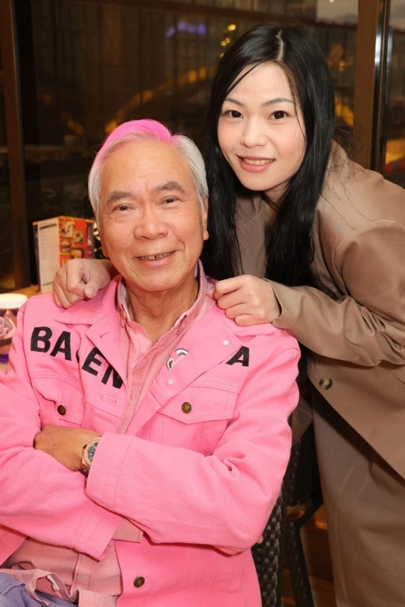 Ly Long Co: The male star of Journey to the West divorced 2 times, following a young woman 37 years younger to support him - Photo 4