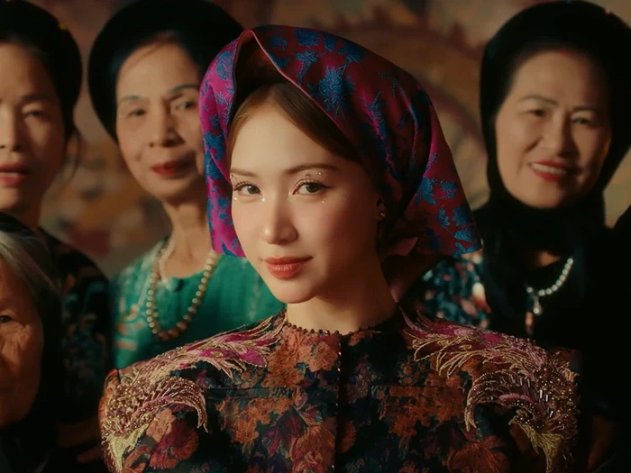 Van Toan approached Hoa Minzys lips, the scene then shocked 700 thousand people - Photo 7