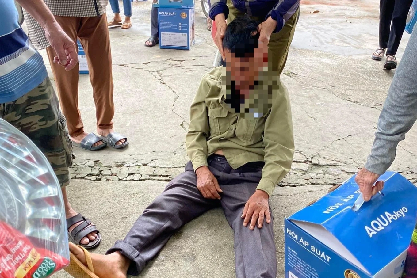 Vụ 4 tốp người bán sữa lạ 2,5 triệu: nhắm vào người già, đáp trả khi bị đuổi bắt - Hình 5
