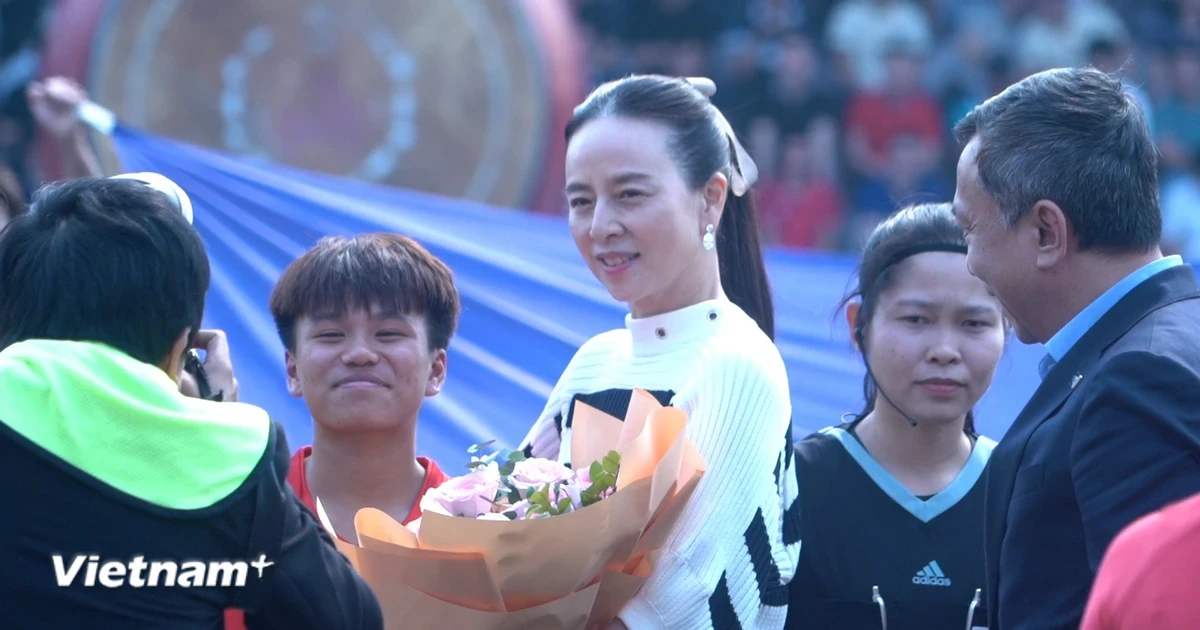 Madam Pang bông hồng thép đứng sau sự thành công của bóng đá Thái Lan là ai? - Hình 12