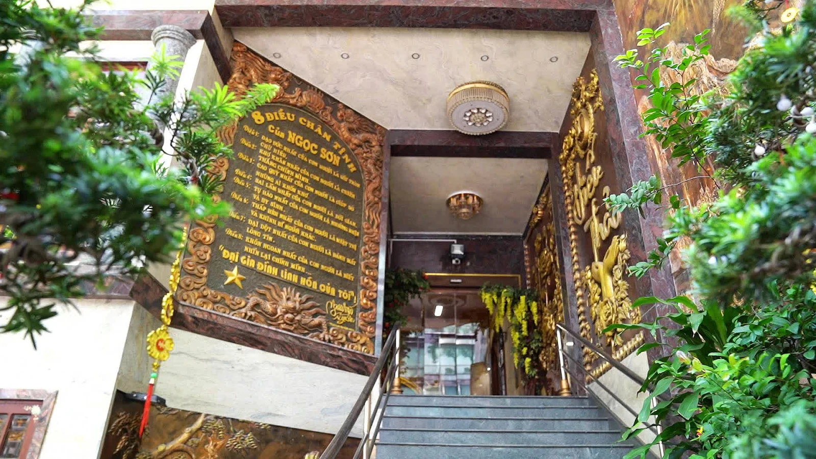 Ngọc Sơn: Ở biệt thự 100 tỷ nhưng không đủ tiền đóng tiền điện, đề cao hiếu thảo - Hình 8