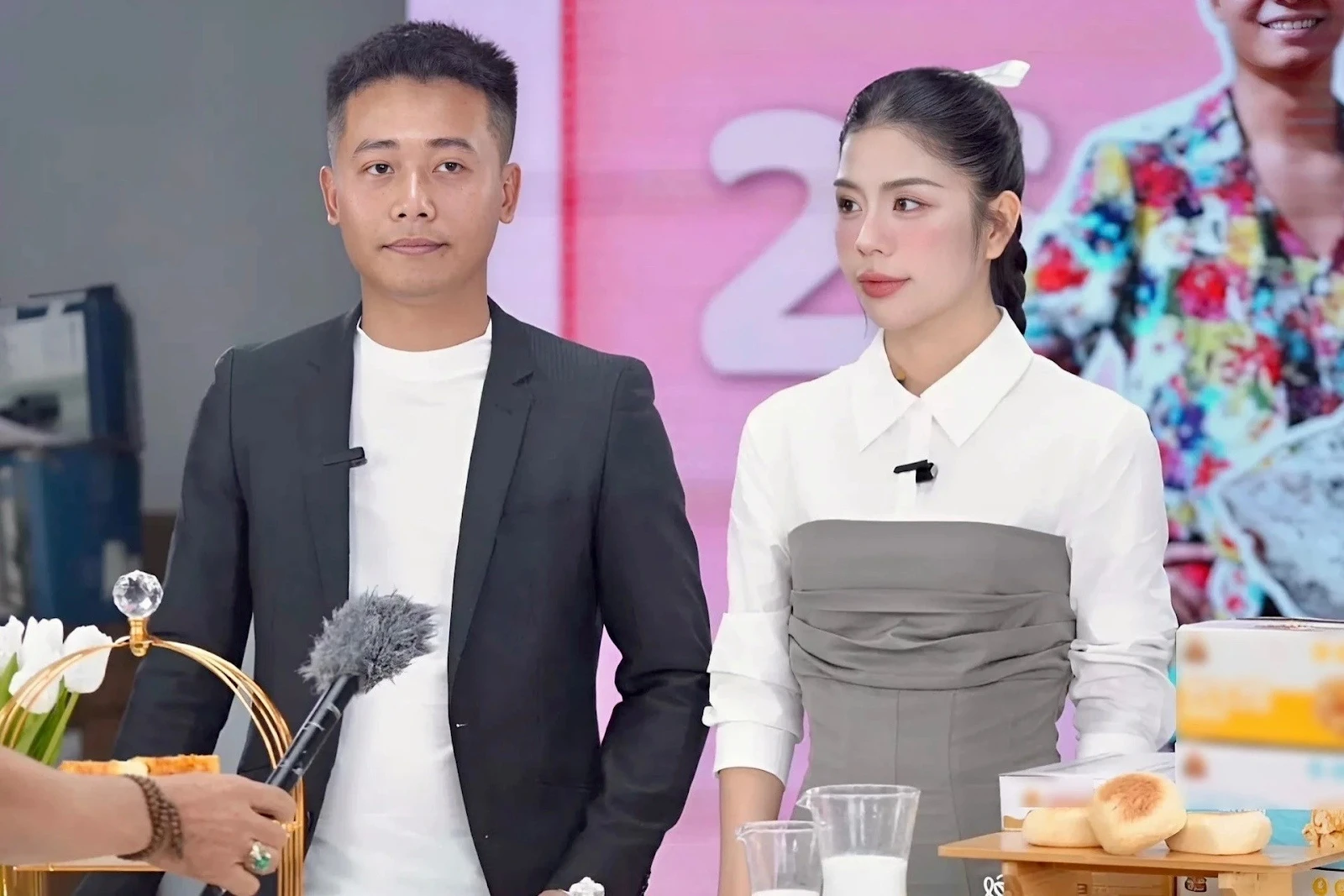 SỐC:Quang Linh - Hằng Du Mục bị bắt, Hoa hậu Thuỳ Tiên tạm hoãn xuất cảnh - Hình 6