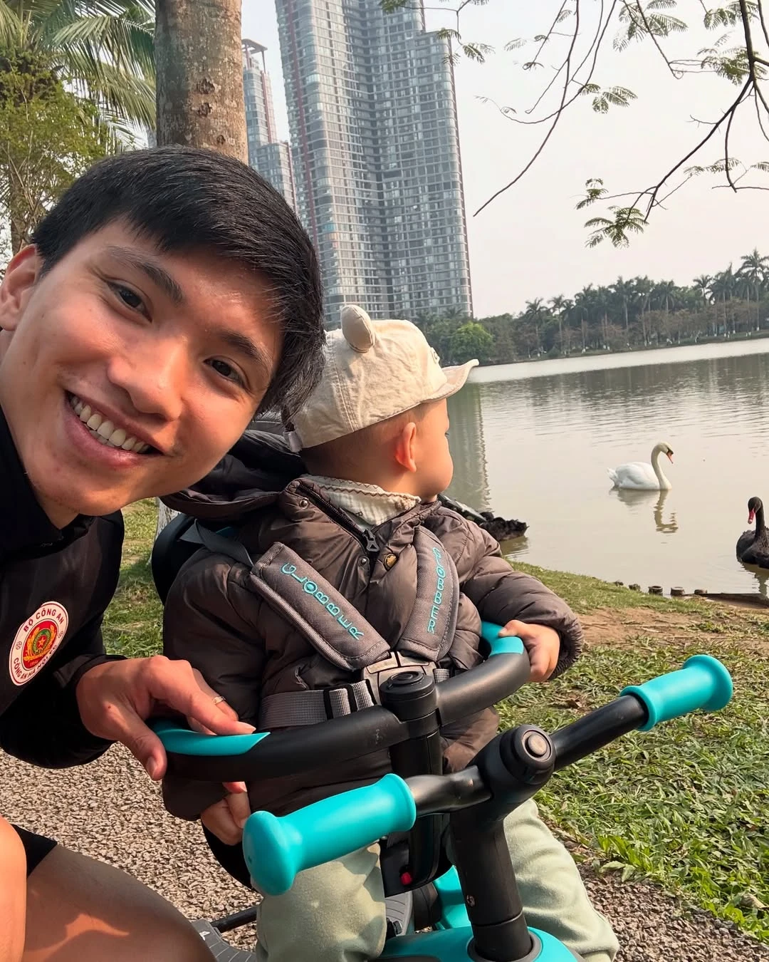 Vợ Đoàn Văn Hậu bất ngờ để lộ tính các hung dữ, chồng không dám trái ý - Hình 4