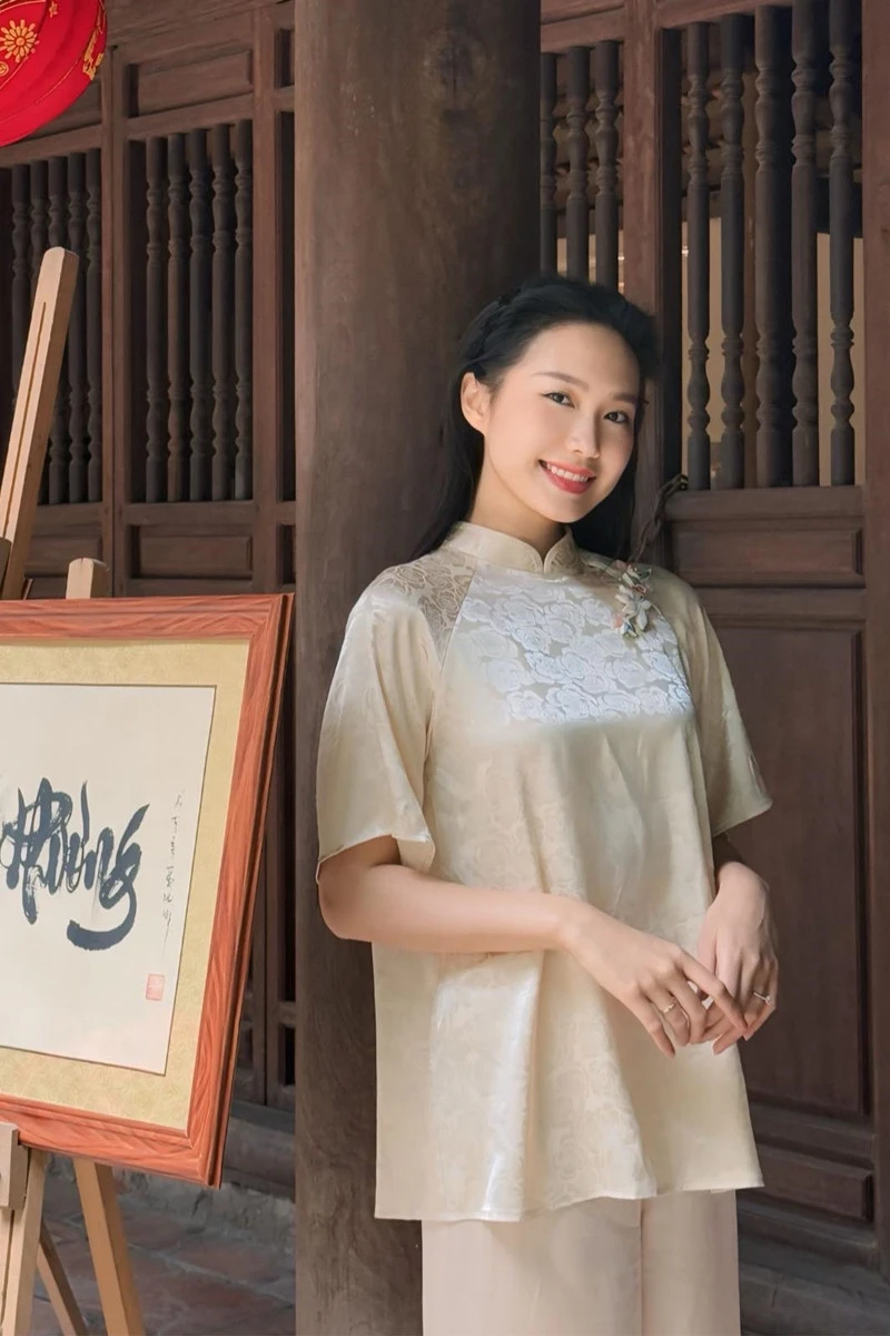 Vợ Đoàn Văn Hậu bất ngờ để lộ tính các hung dữ, chồng không dám trái ý - Hình 9