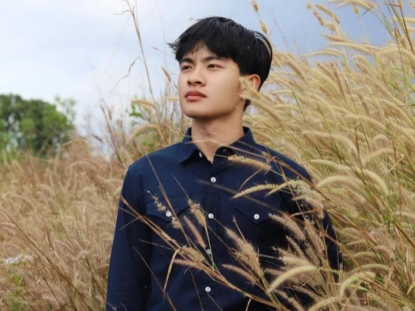 Lê Tuấn Khang trượt tay ảnh bạn gái, CĐM truy tìm, lộ visual ăn đứt hoa hậu - Hình 5