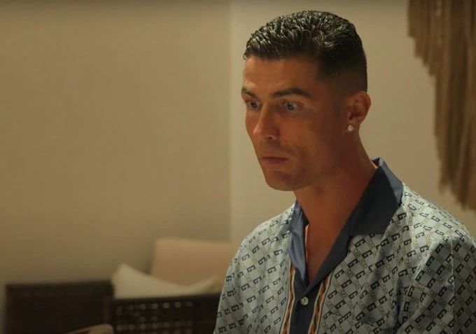 Ronaldo xịt keo khi con trai thứ hai nói 1 từ, quý tử đầu lòng lộ diện mạo sốc - Hình 3
