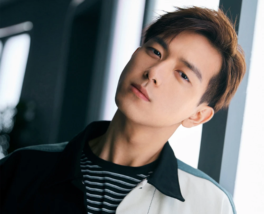 Tình trẻ Lưu Diệc Phi đối mặt sóng gió tình ái lộ ảnh nhạy cảm cùng bạn gái cũ - Hình 2