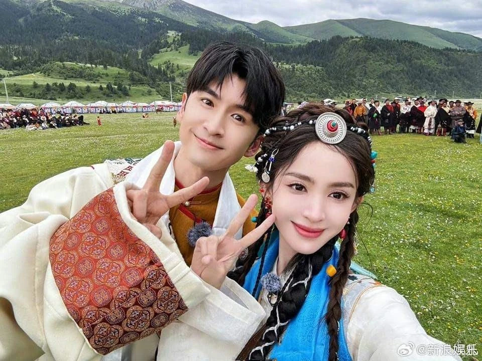 Trương Vân Long bị Cổ Lực Na Trát đá, đen tình nhưng đỏ sự nghiệp cỡ nào? - Hình 1